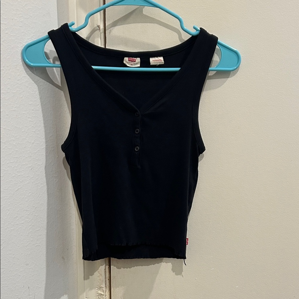 Levi’s Black Tank